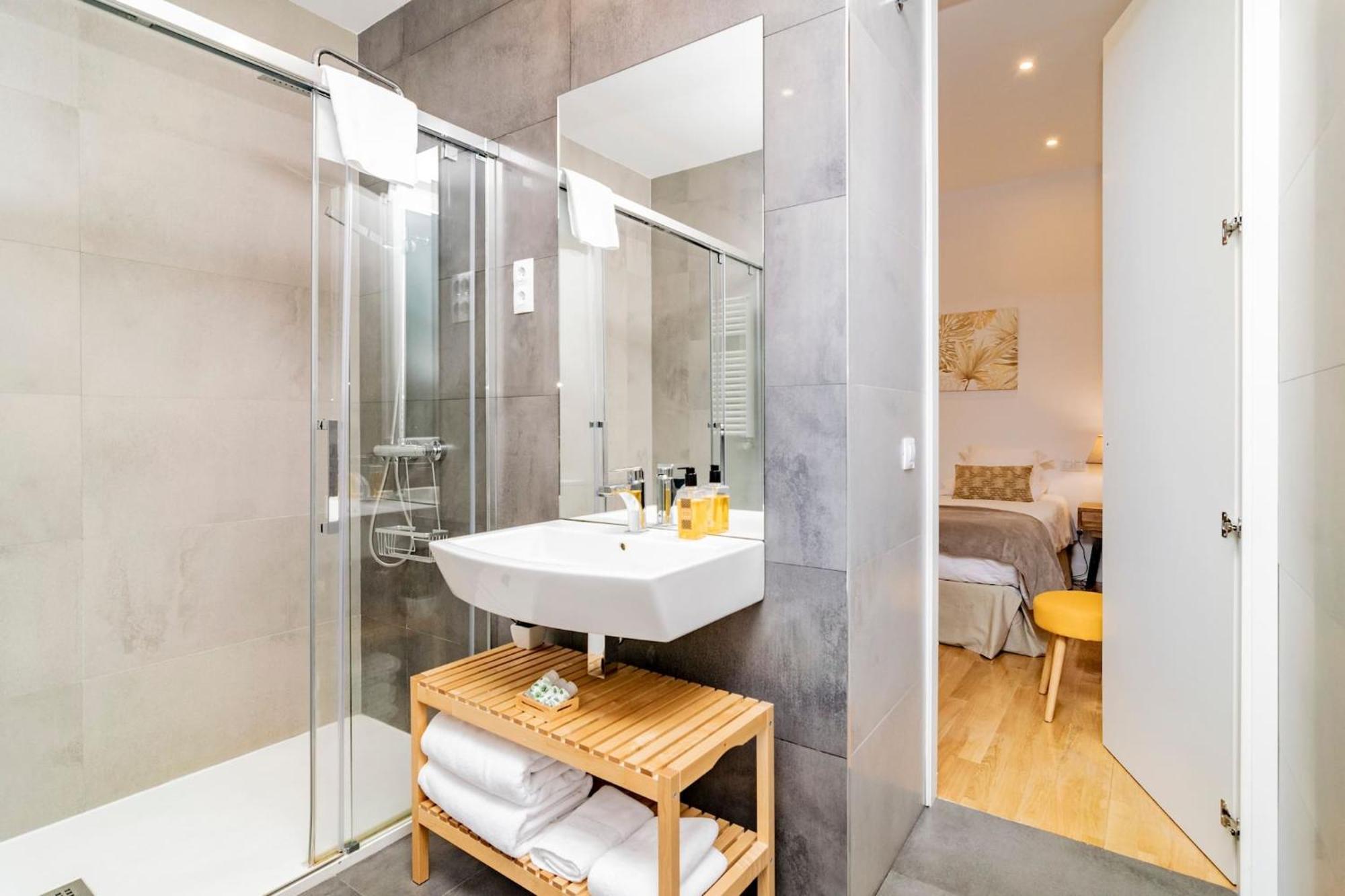 Juan Bravo Suites Madrid Exteriör bild